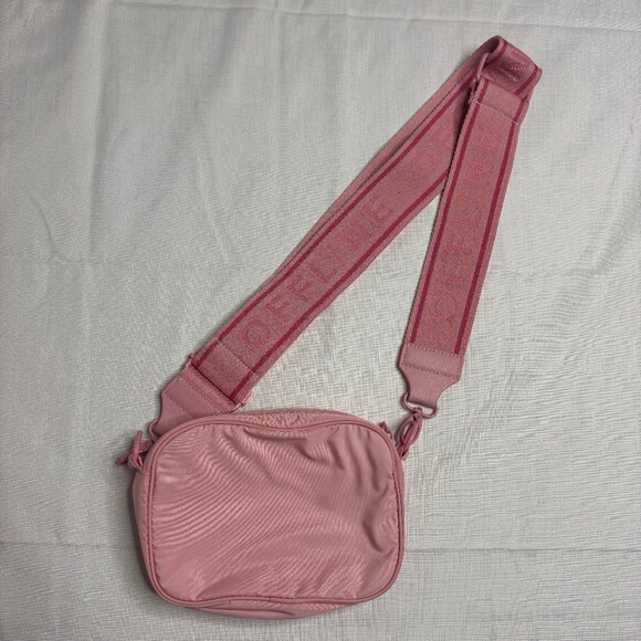OFFLINE Aerie Makin' Moves Crossbody Belt Bag Adjustable Strap Pink Pockets EUC - Picture 2 of 5